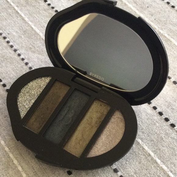 BYREDO METAL BOOTS IN THE SNOW EYESHADOW PALETTE - Picture 2 of 4